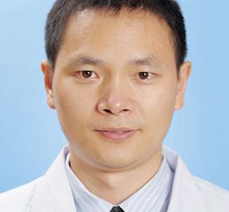 何福明医生.jpg