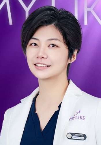 黄晔文.jpg